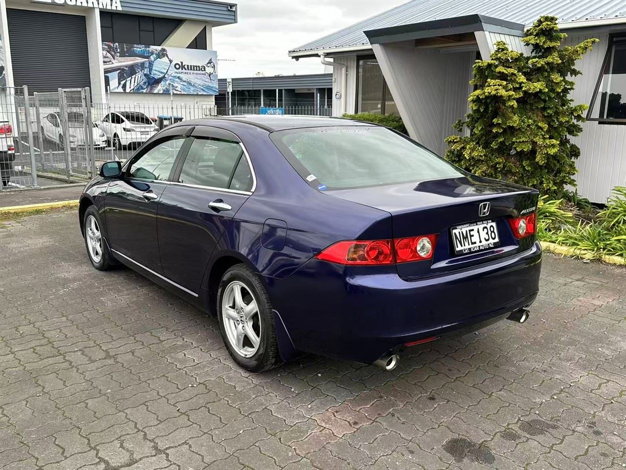 Vehicle image 5