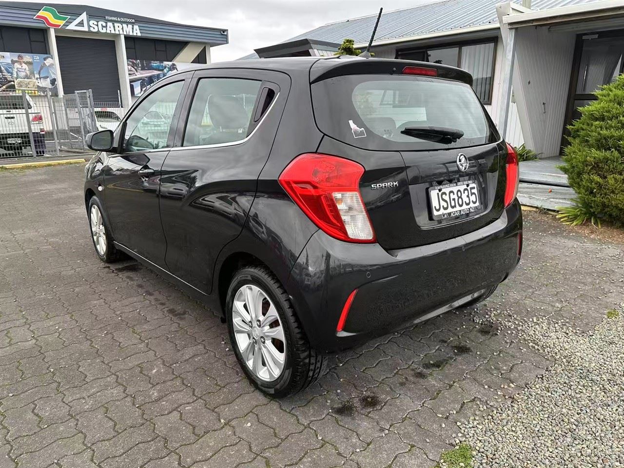 Vehicle image 5