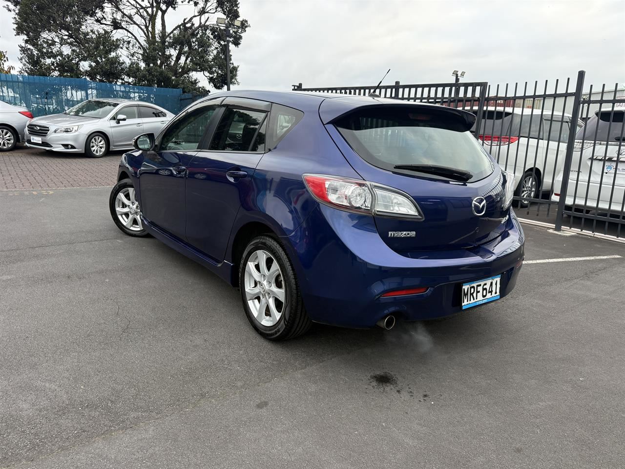 Vehicle image 4