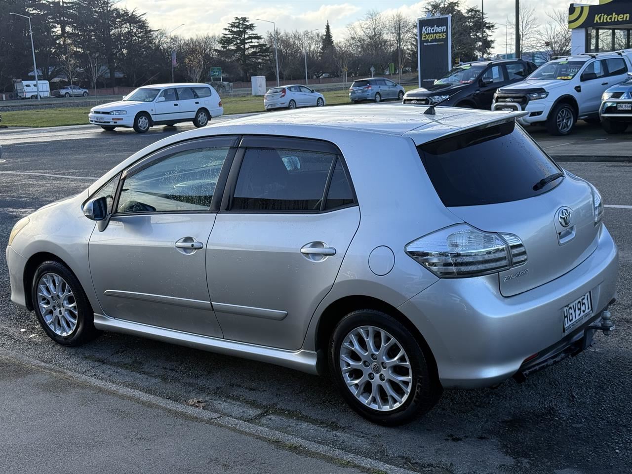 Vehicle image 4