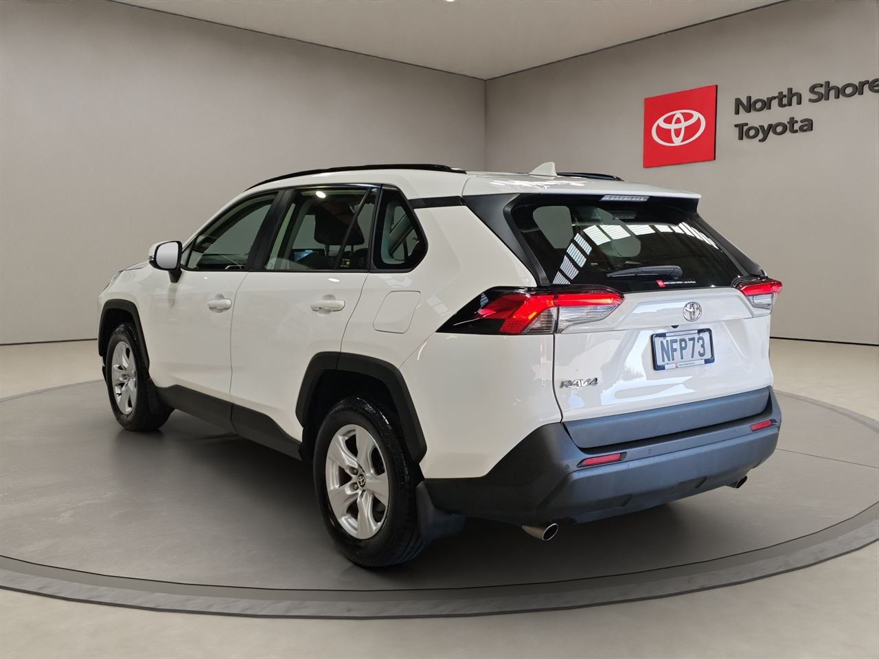 Vehicle image 5