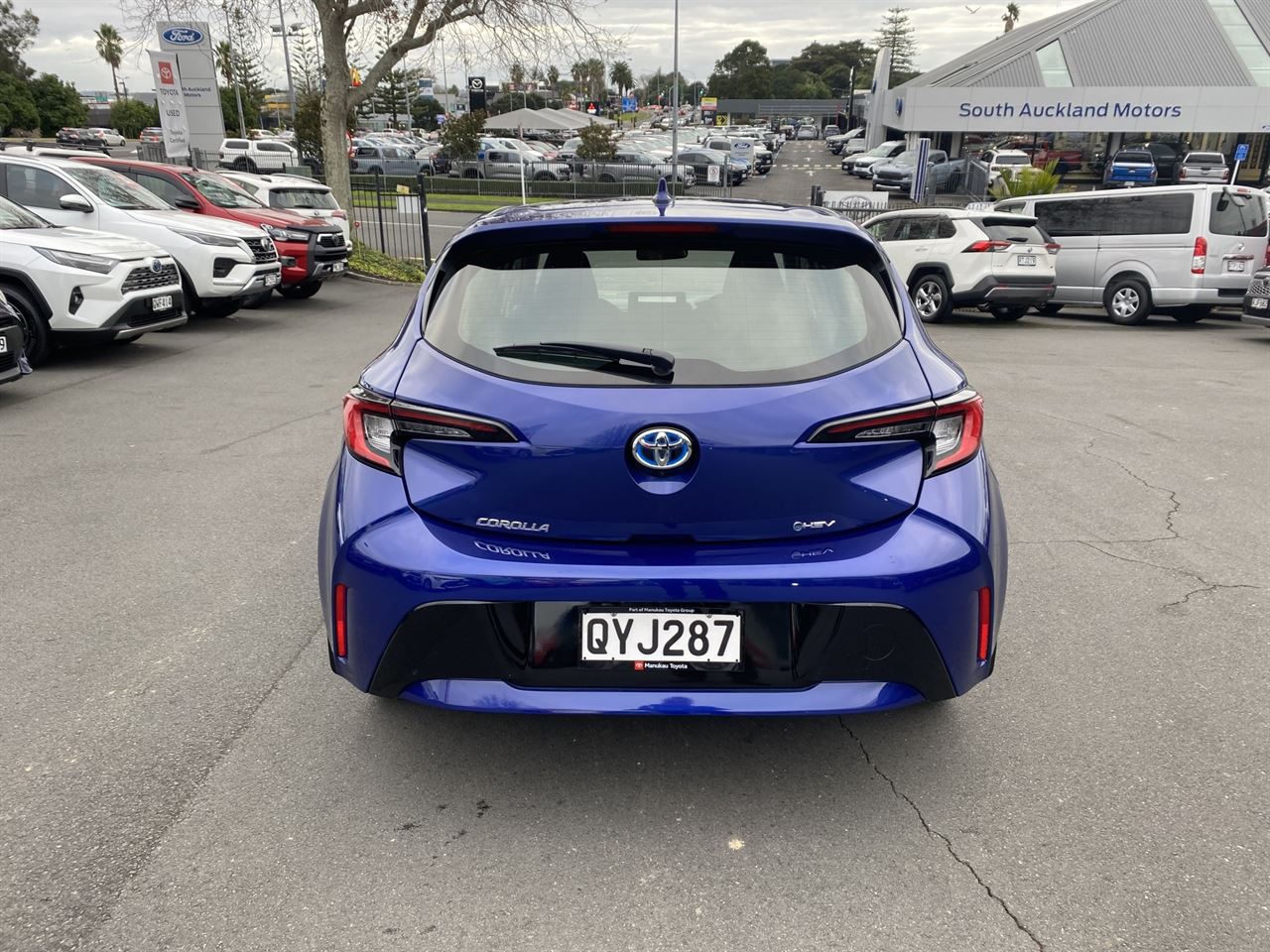 Vehicle image 3