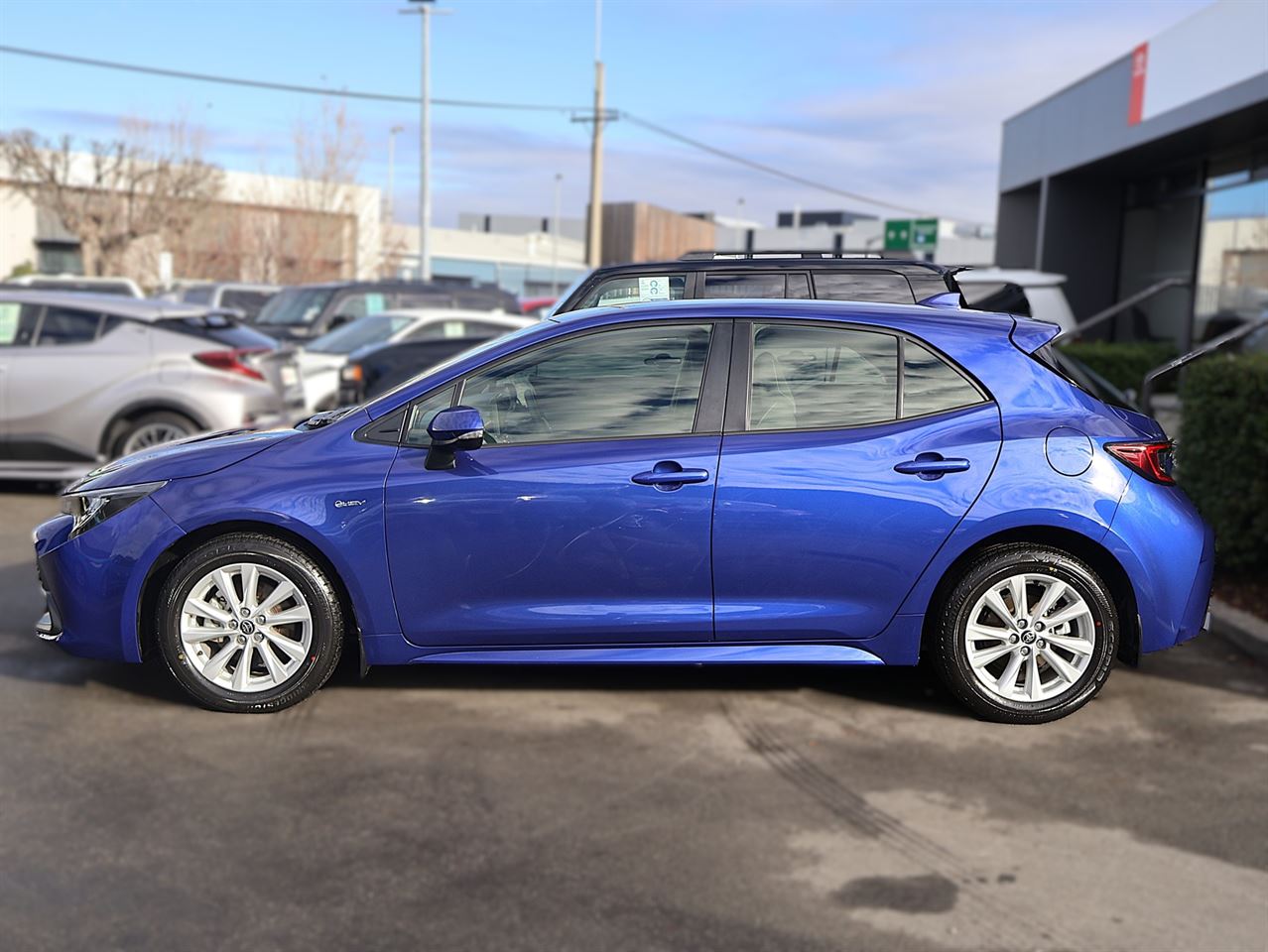 Vehicle image 4
