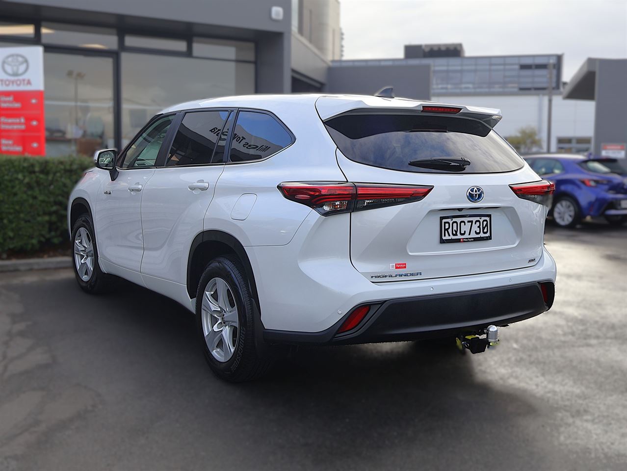 Vehicle image 5