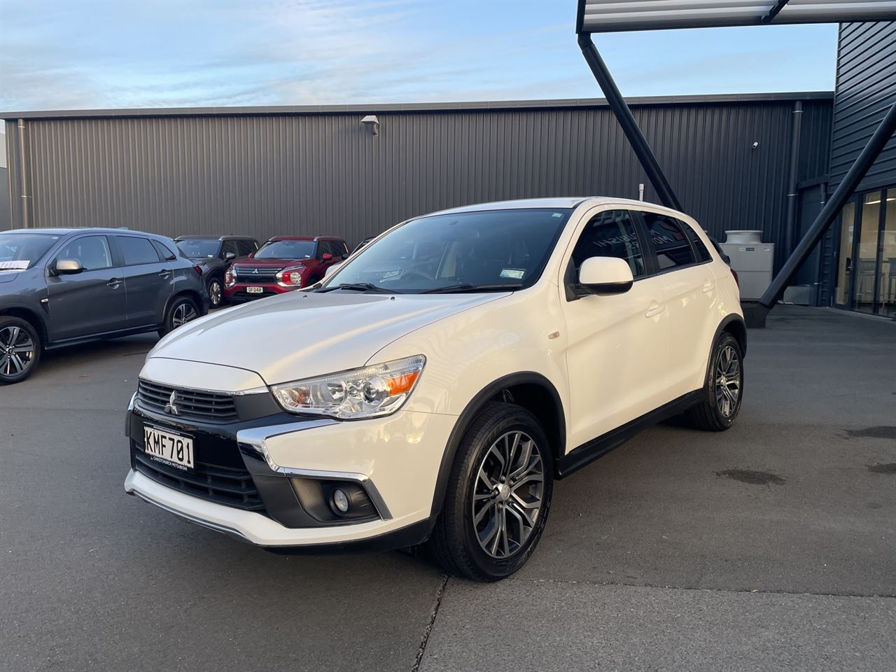 Vehicle image 5