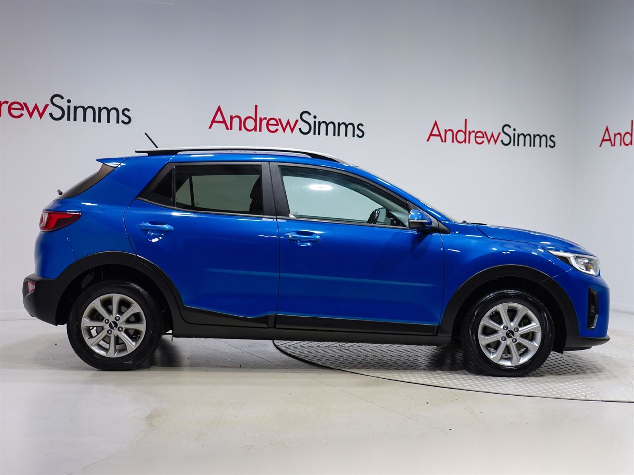 Vehicle image 3