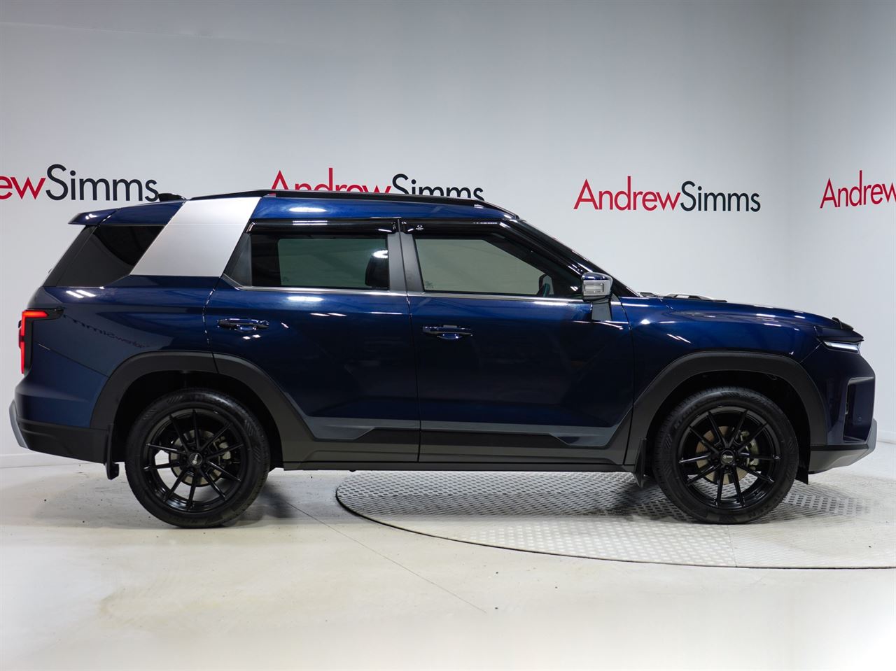 Vehicle image 3