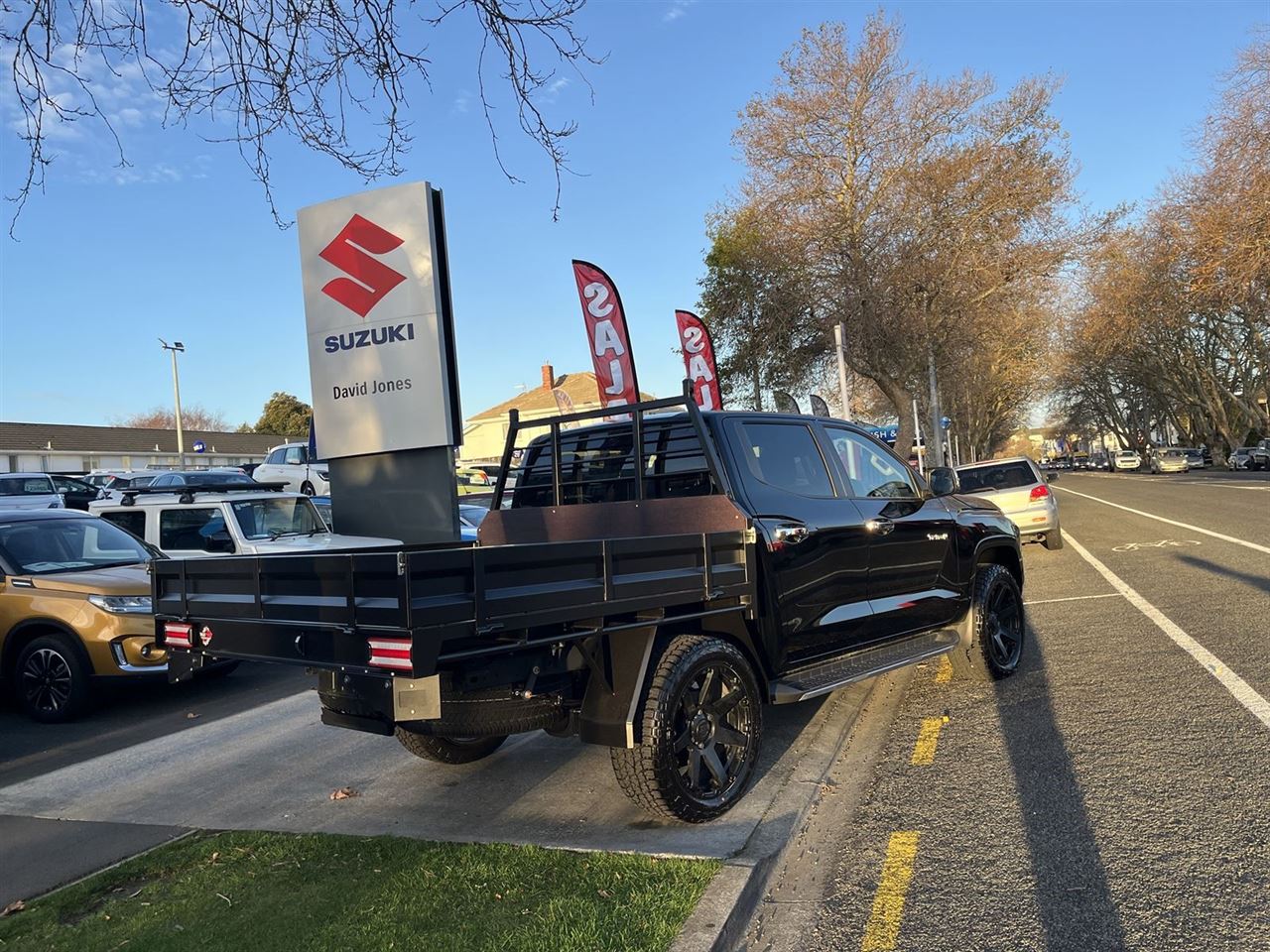 Vehicle image 4