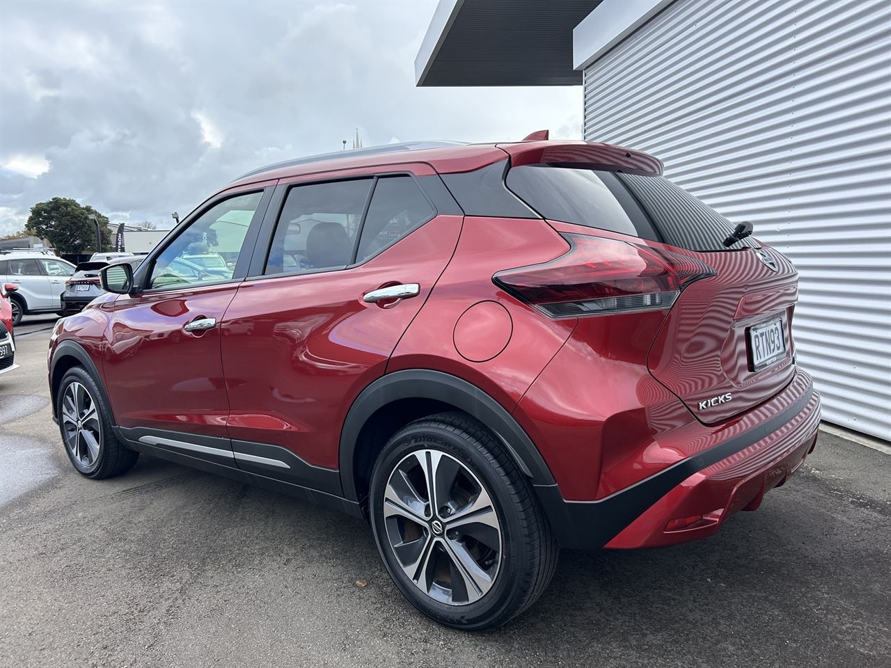 Vehicle image 5