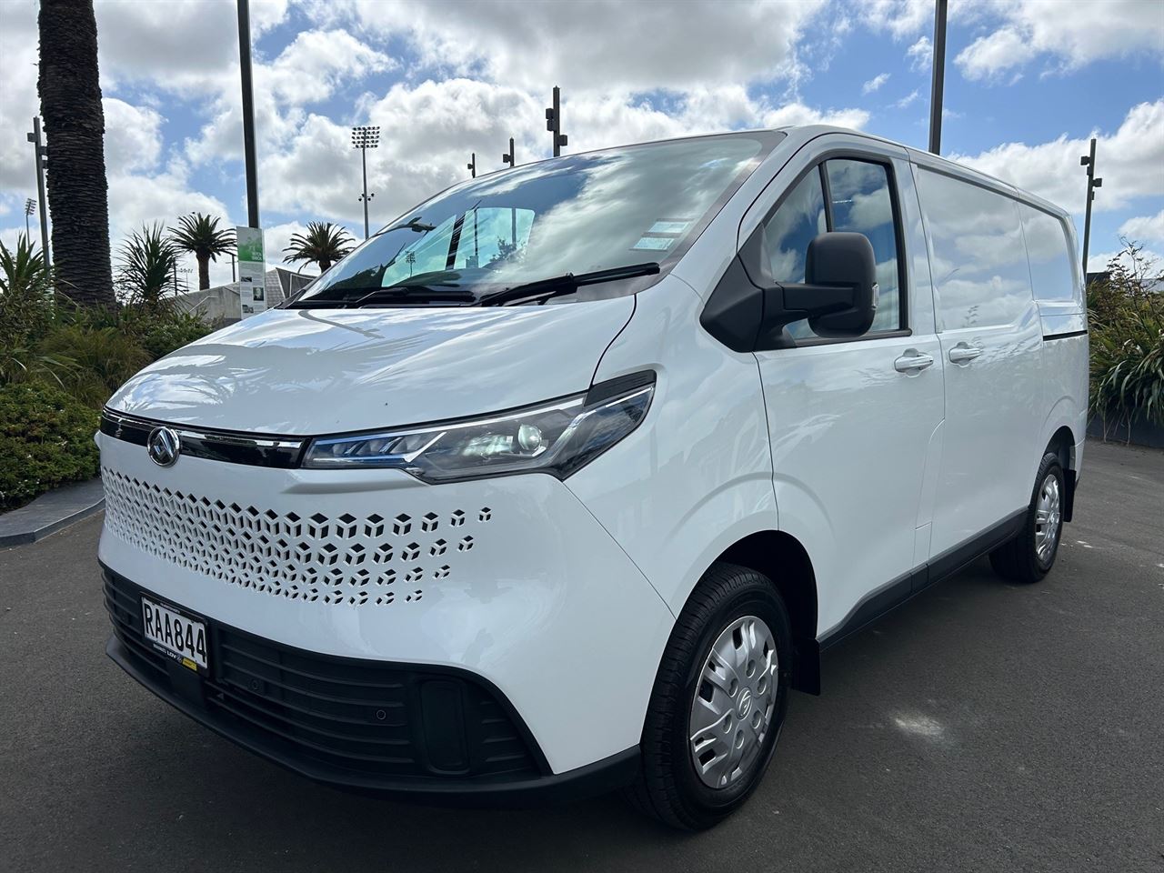 Vehicle image 3