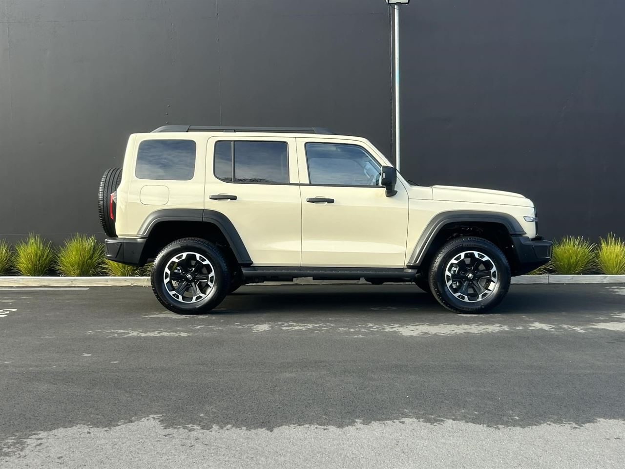 Vehicle image 2