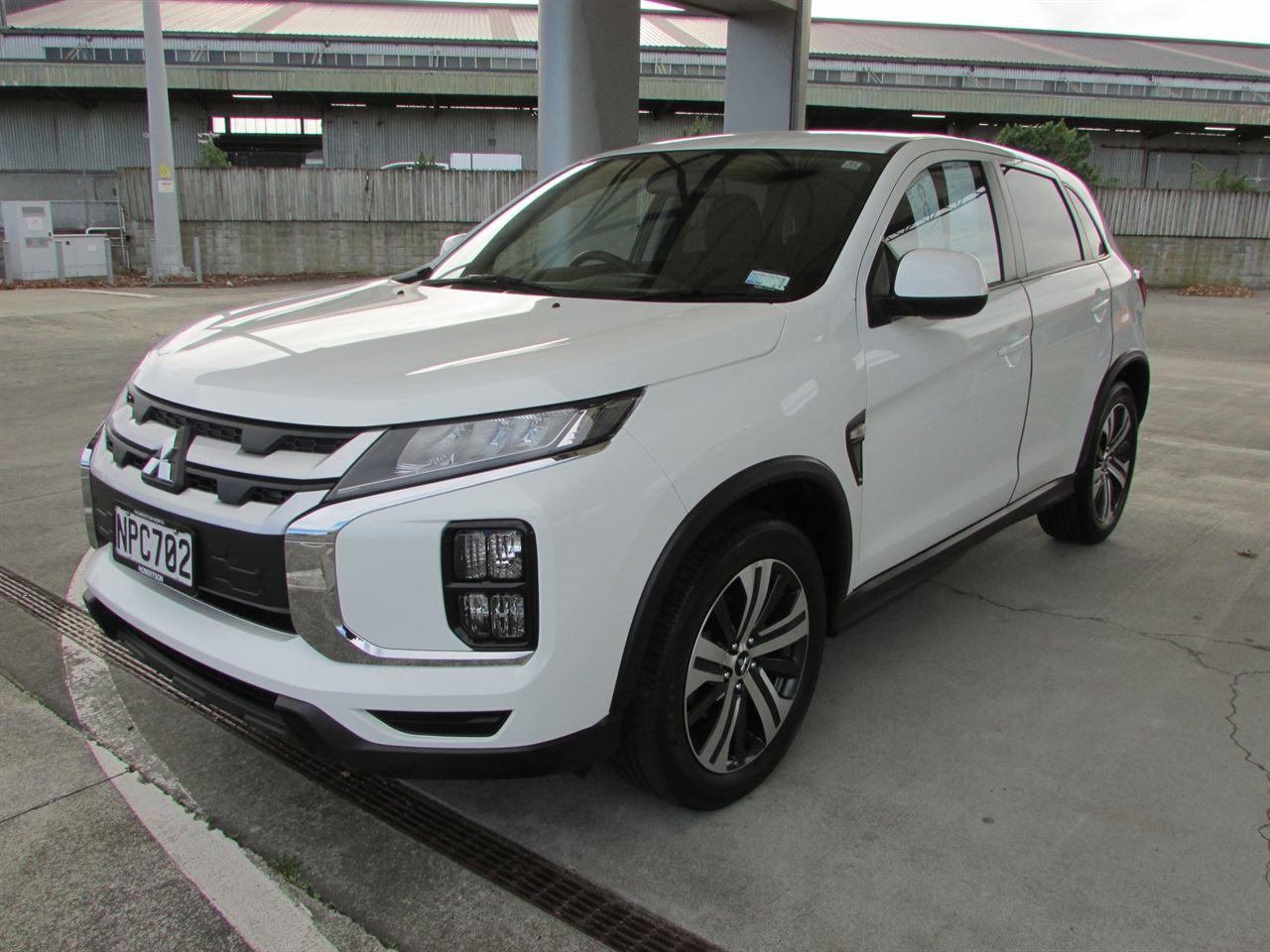 Vehicle image 4