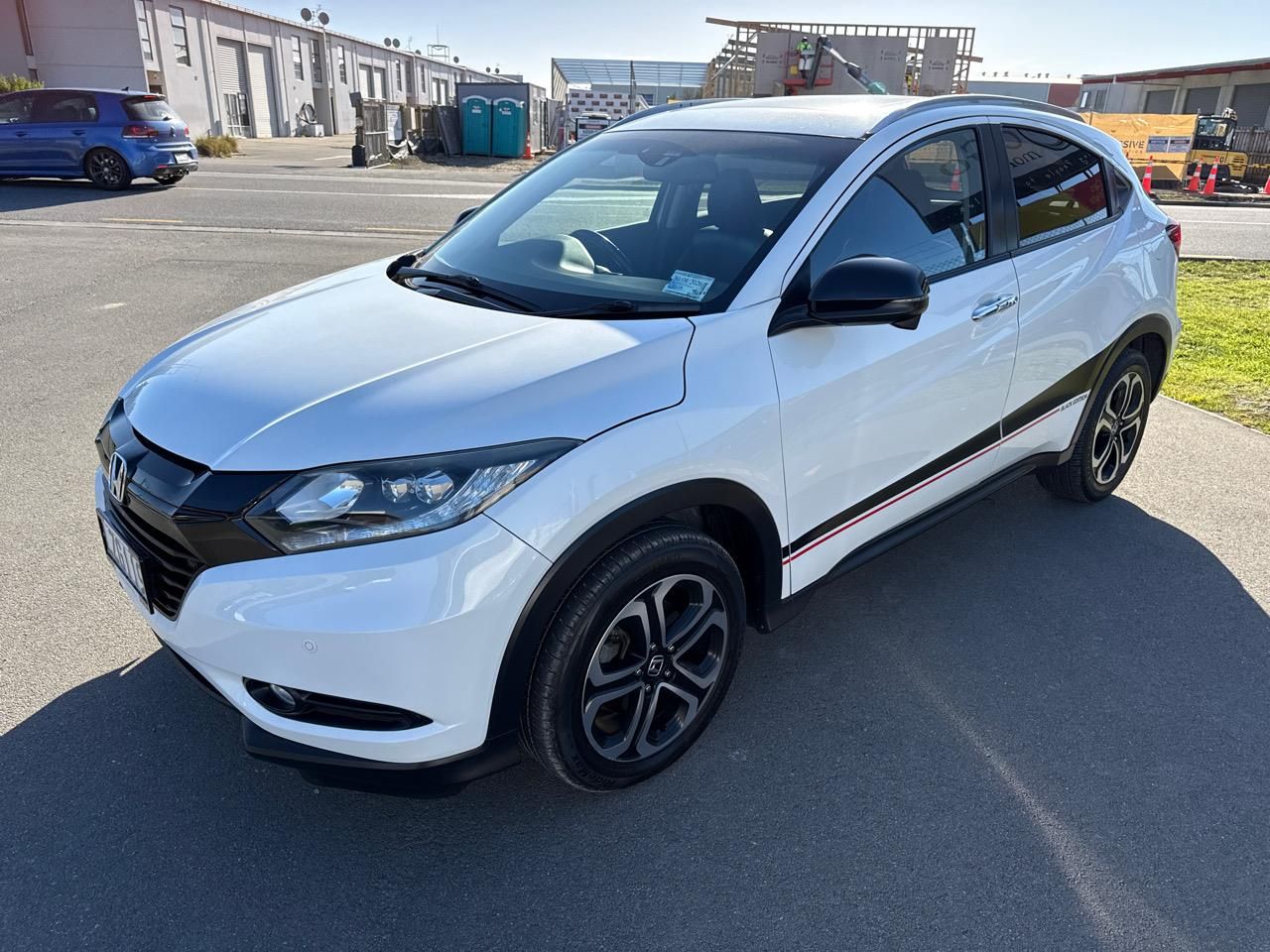 Vehicle image 4