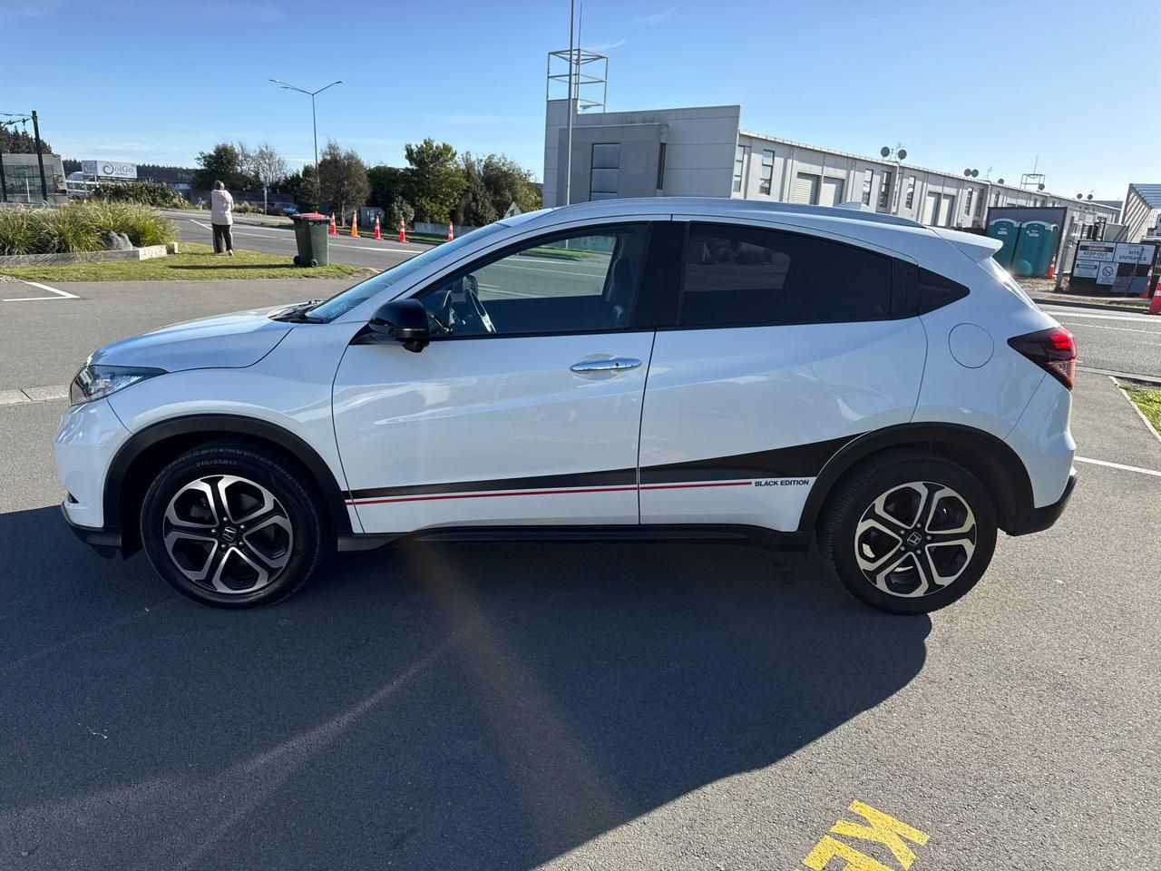 Vehicle image 5