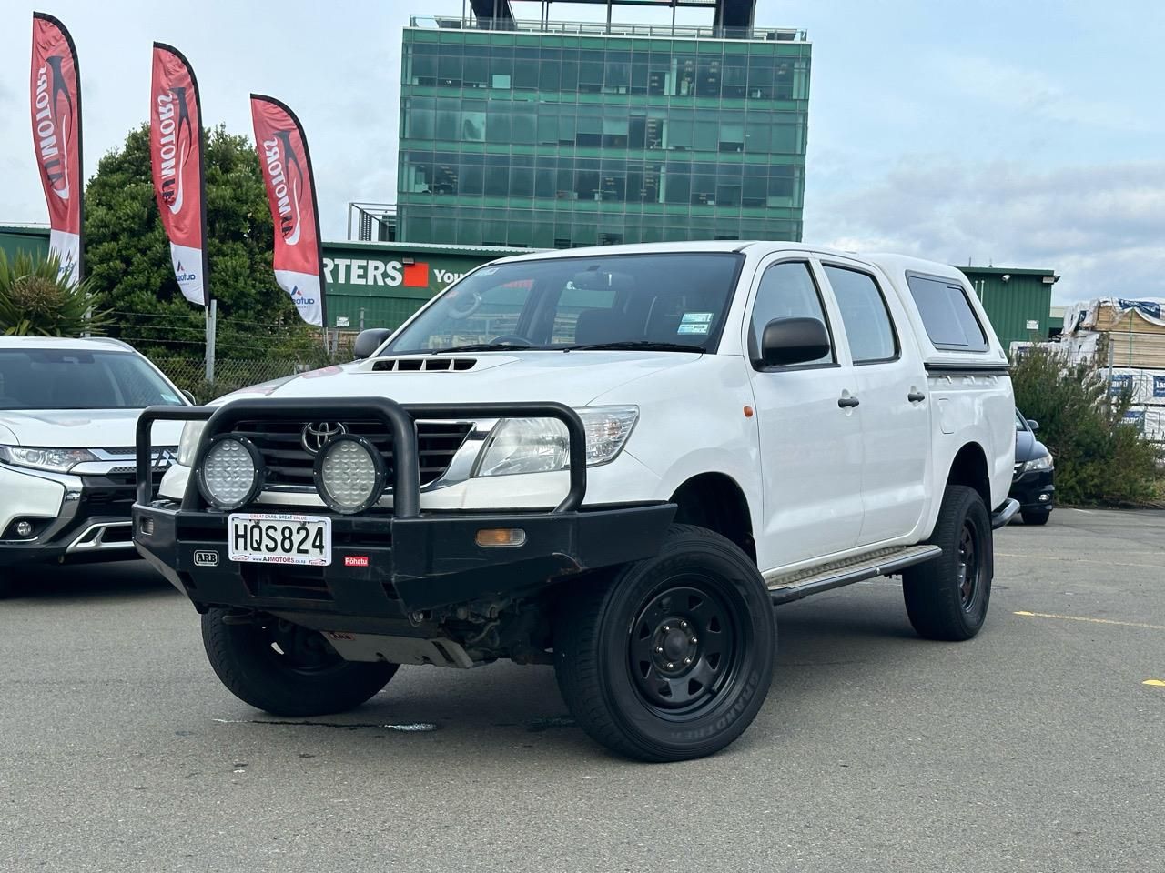 Vehicle image 3