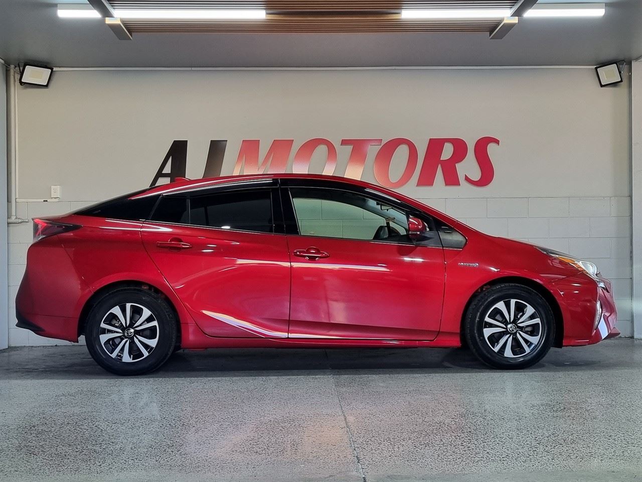 Vehicle image 5
