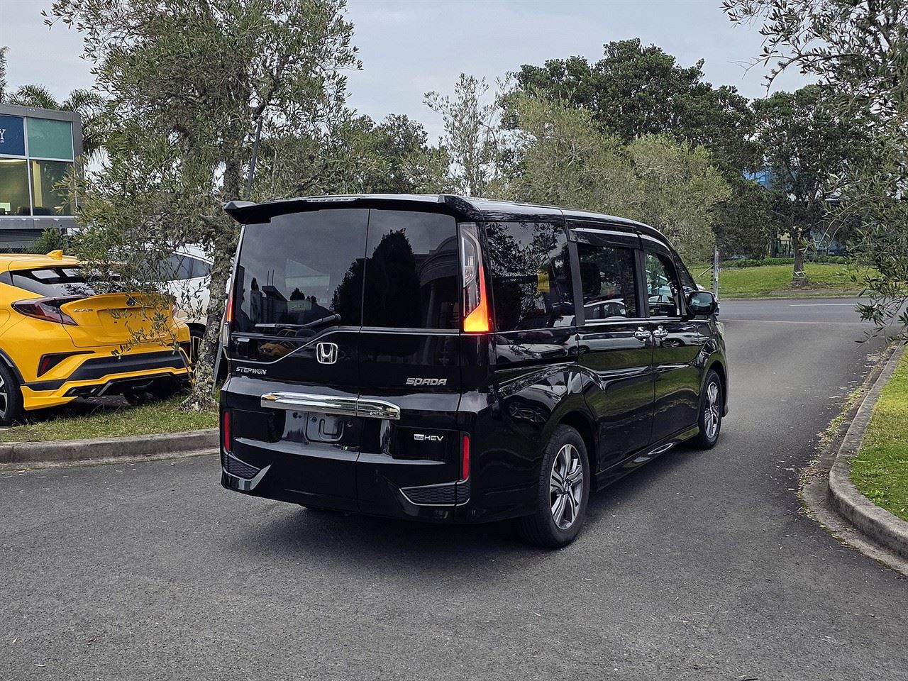 Vehicle image 4