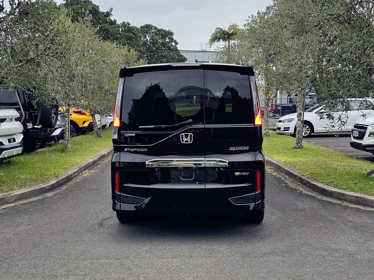 Vehicle image 5