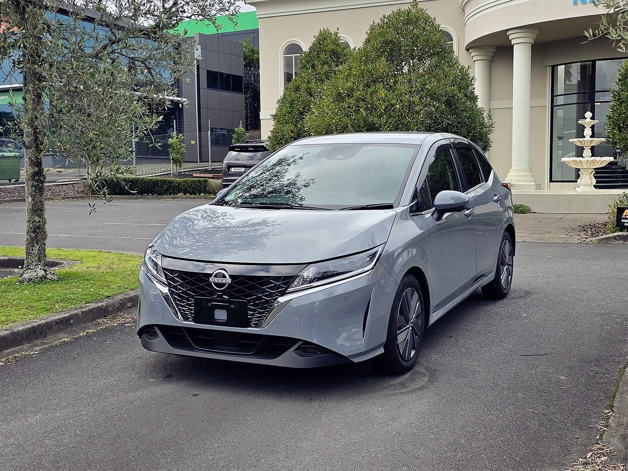 Vehicle image 3