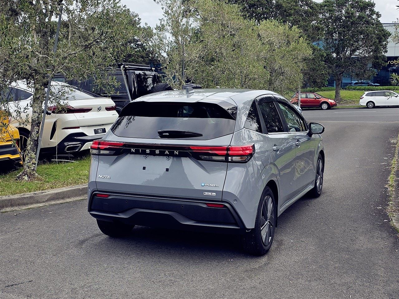 Vehicle image 4