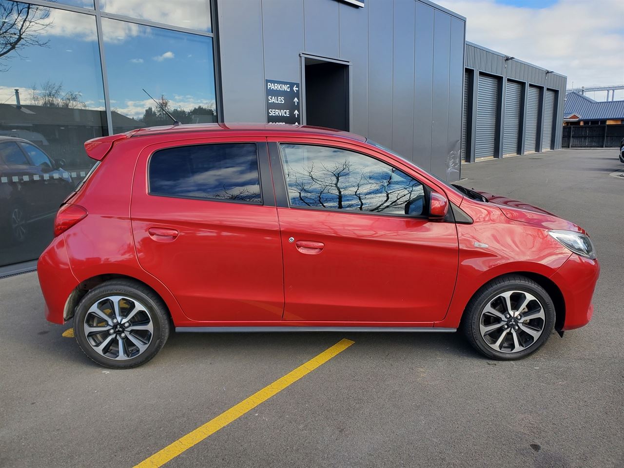 Vehicle image 3