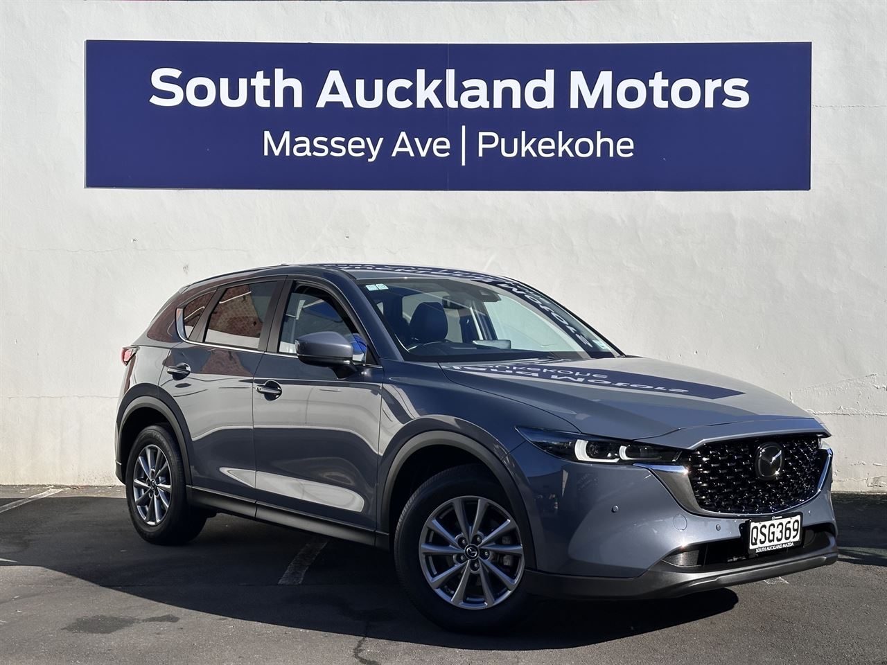 Vehicle image 3