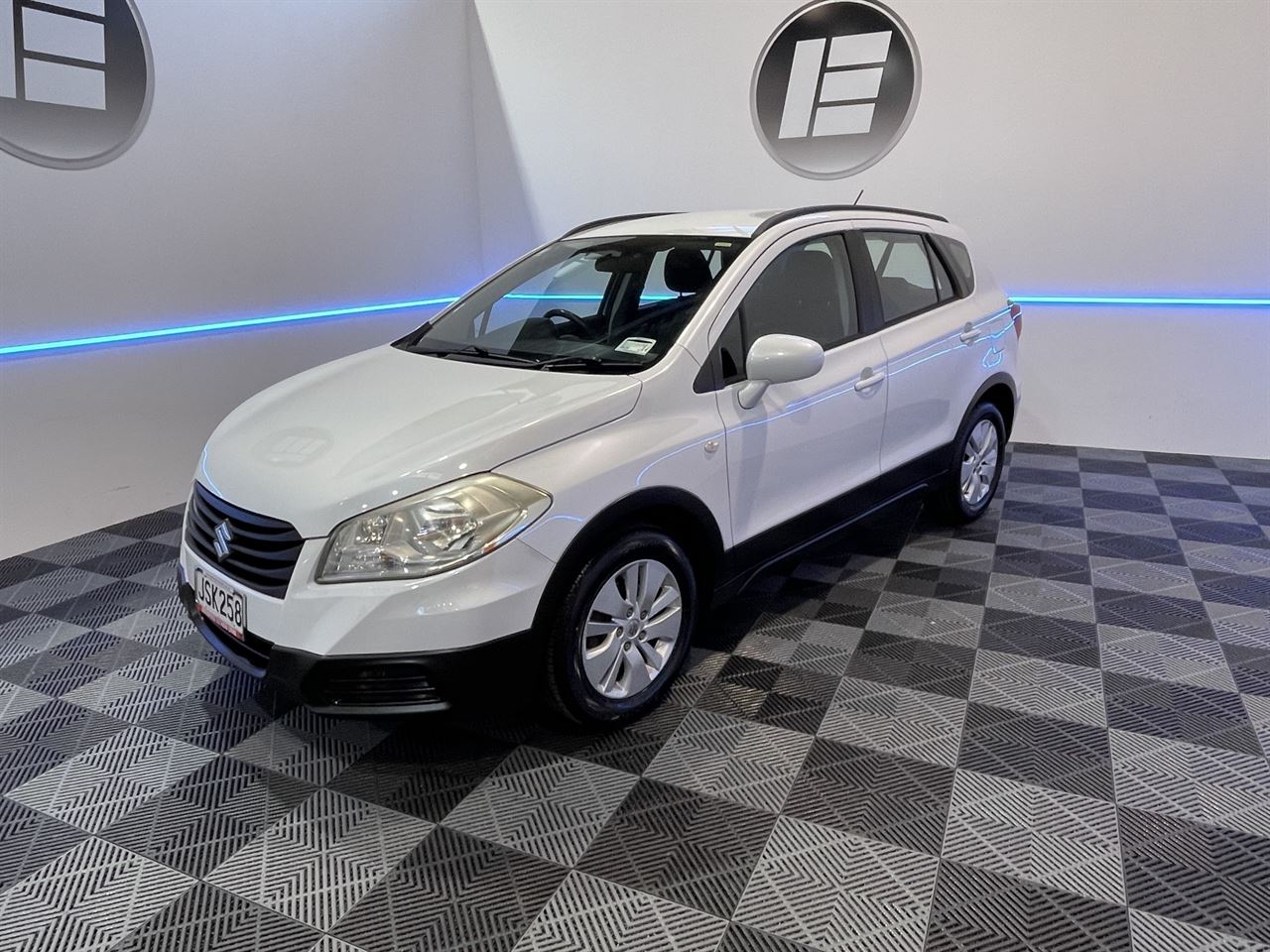 Vehicle image 3