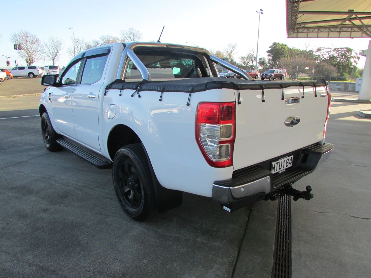 Vehicle image 5