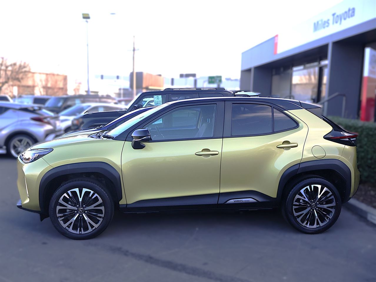 Vehicle image 4