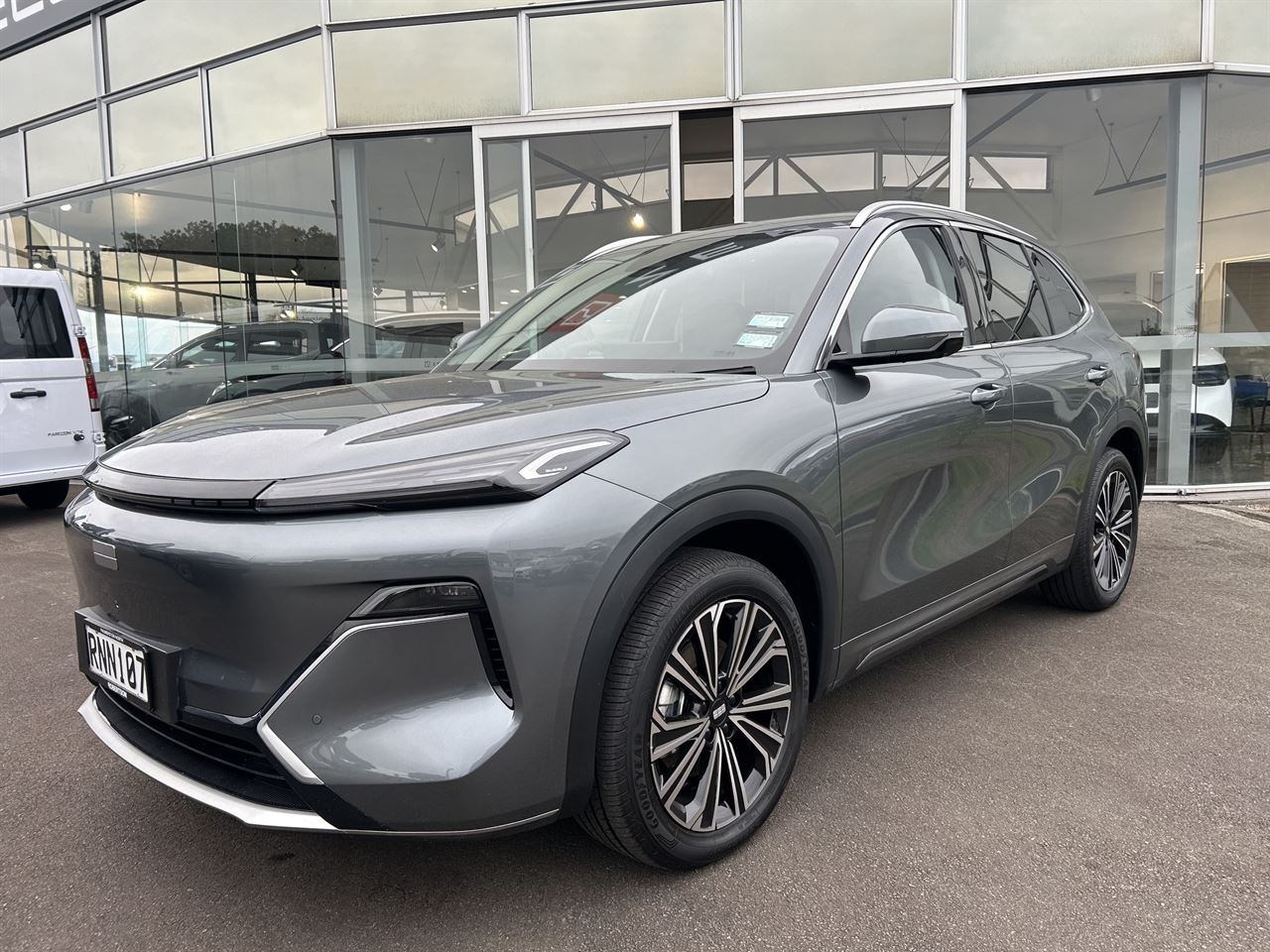 Vehicle image 3