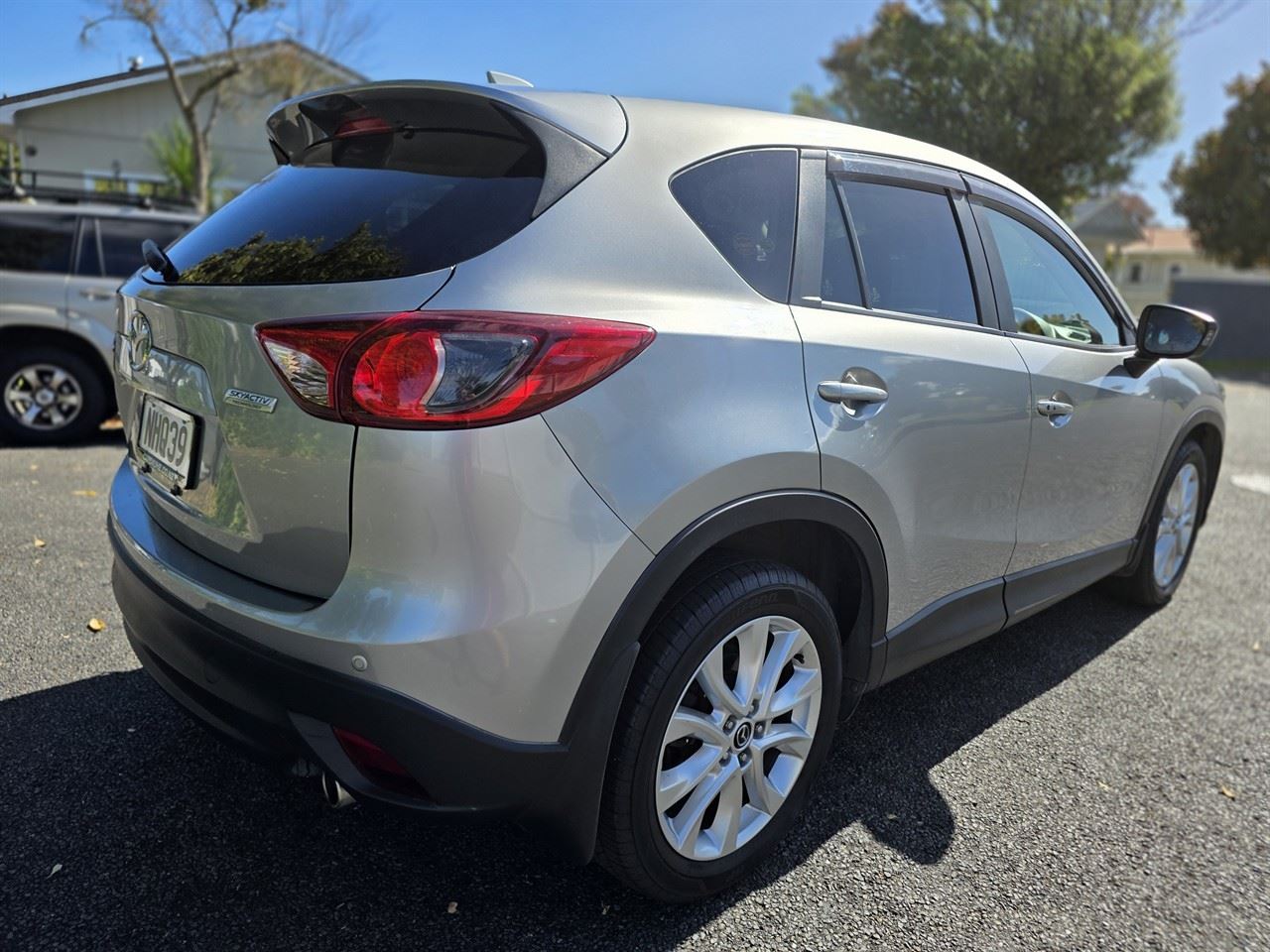 Vehicle image 4