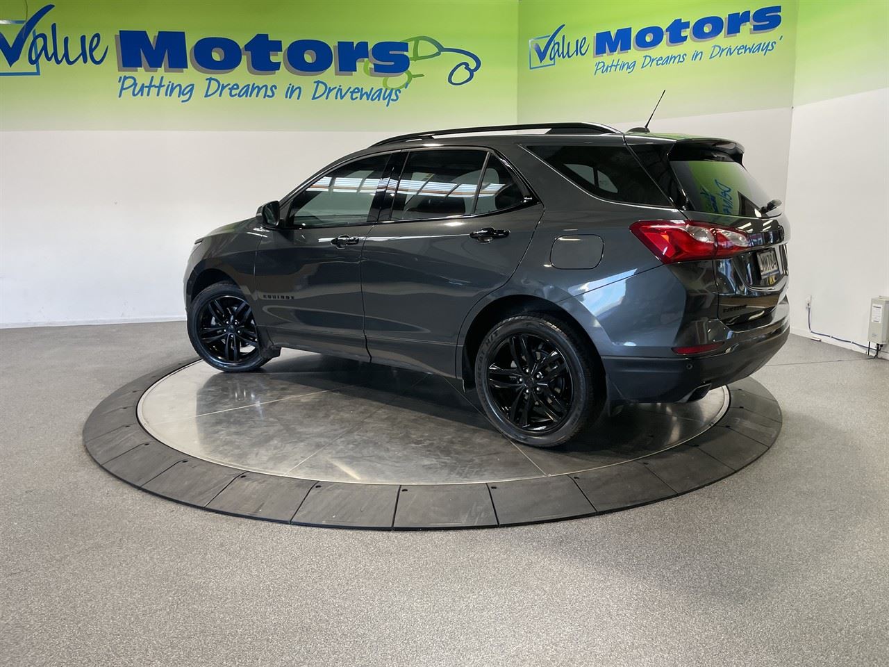 Vehicle image 5