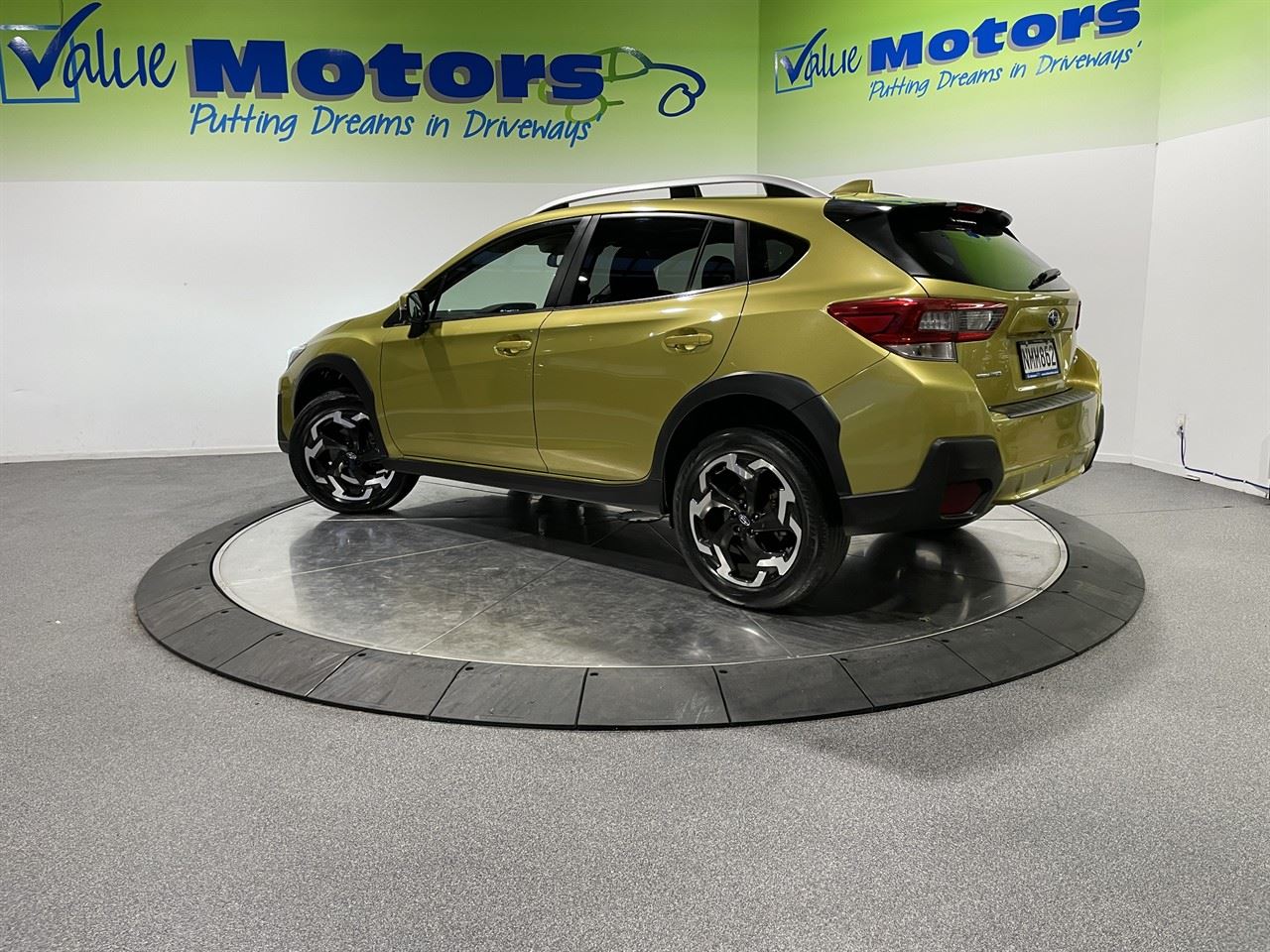 Vehicle image 5