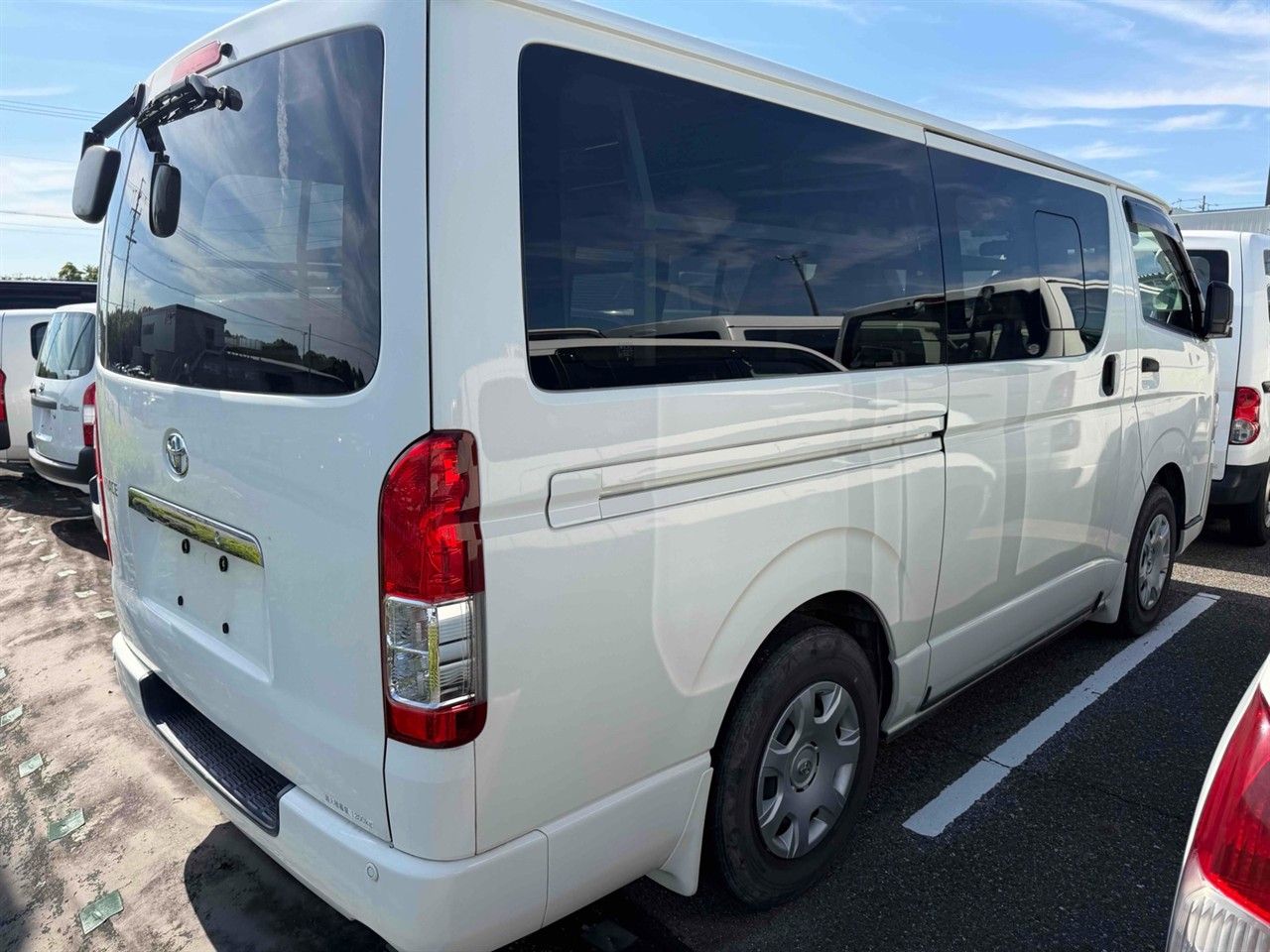 Vehicle image 4