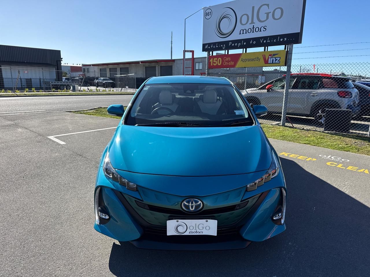 Vehicle image 3
