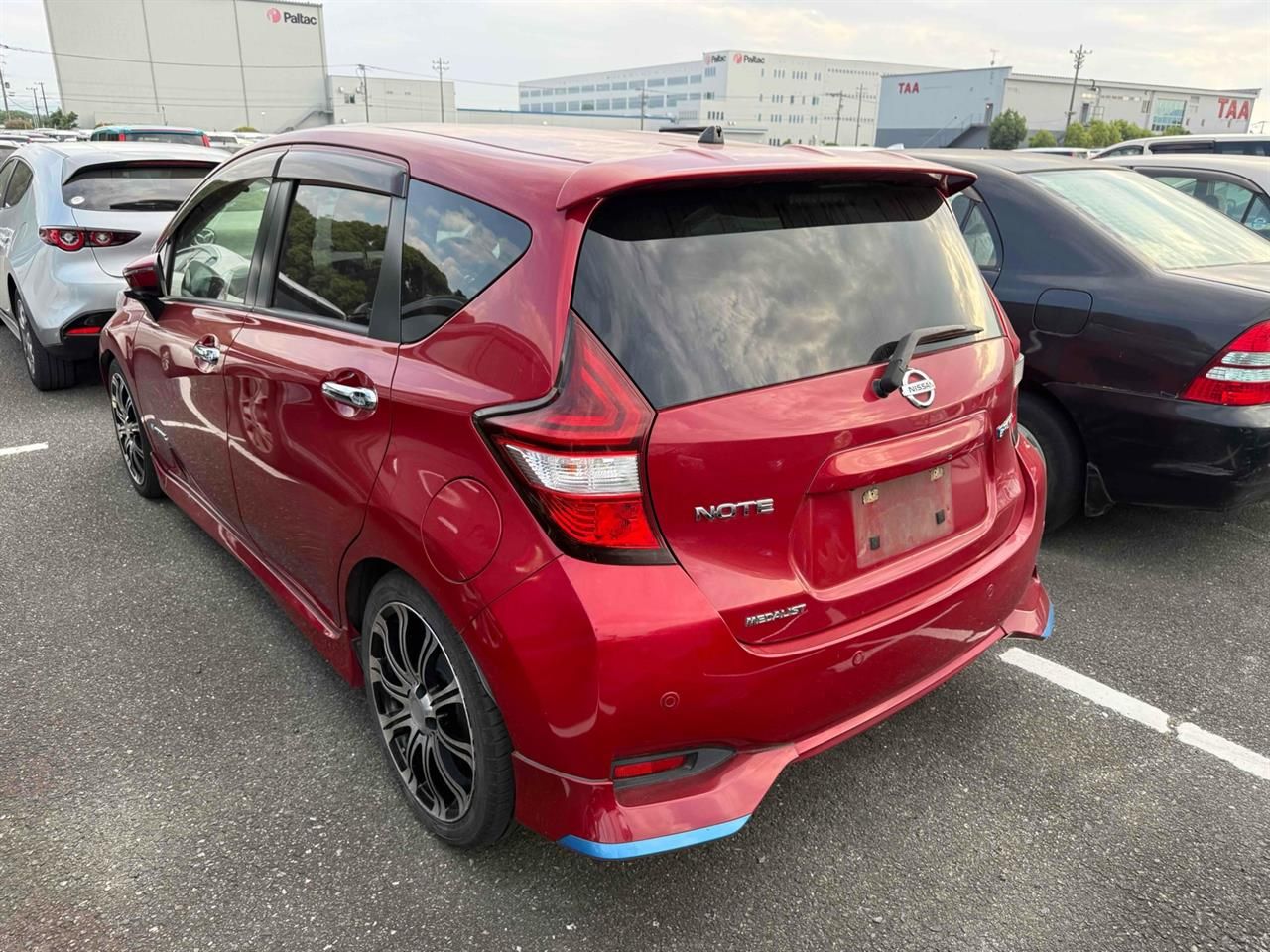 Vehicle image 3