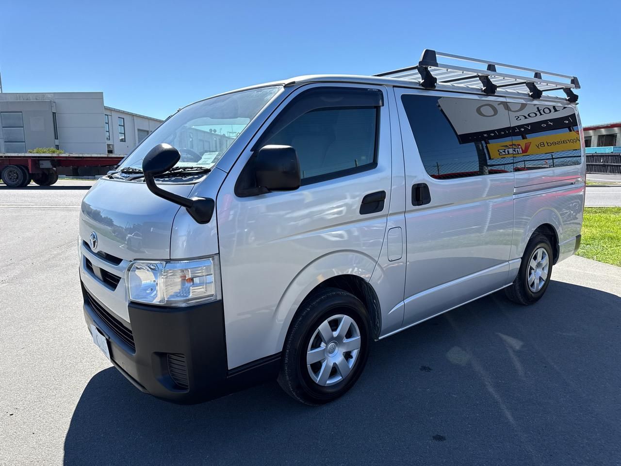 Vehicle image 4