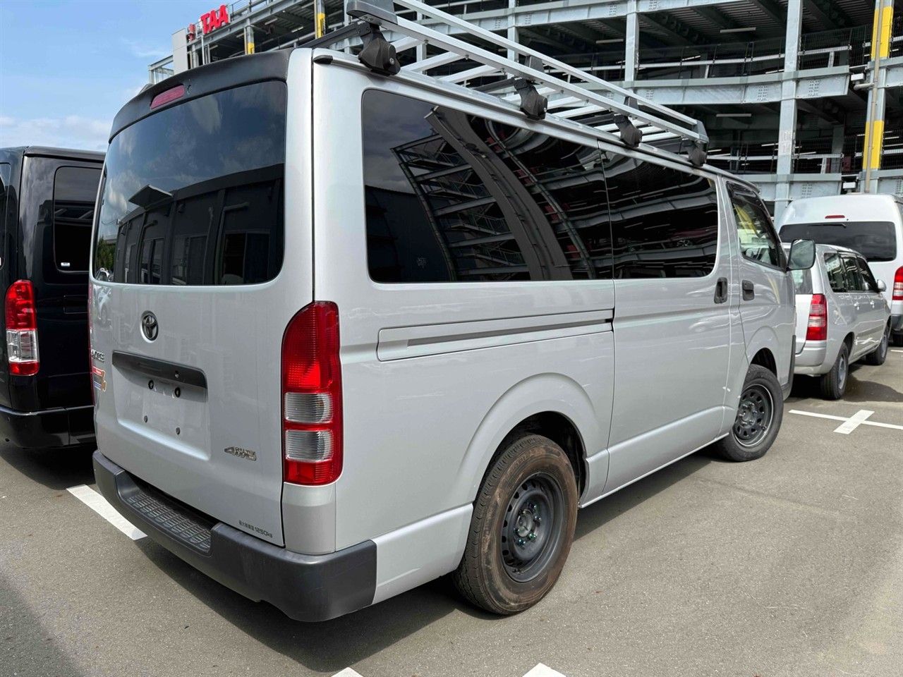 Vehicle image 5