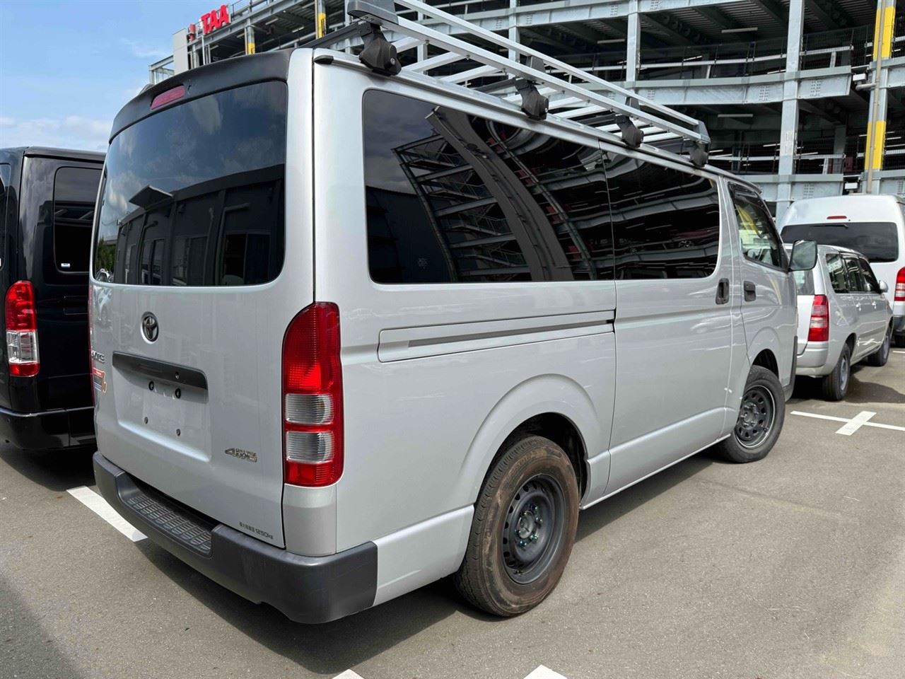 Vehicle image 5