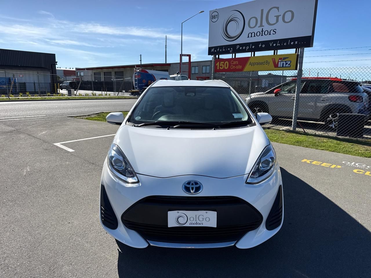 Vehicle image 3