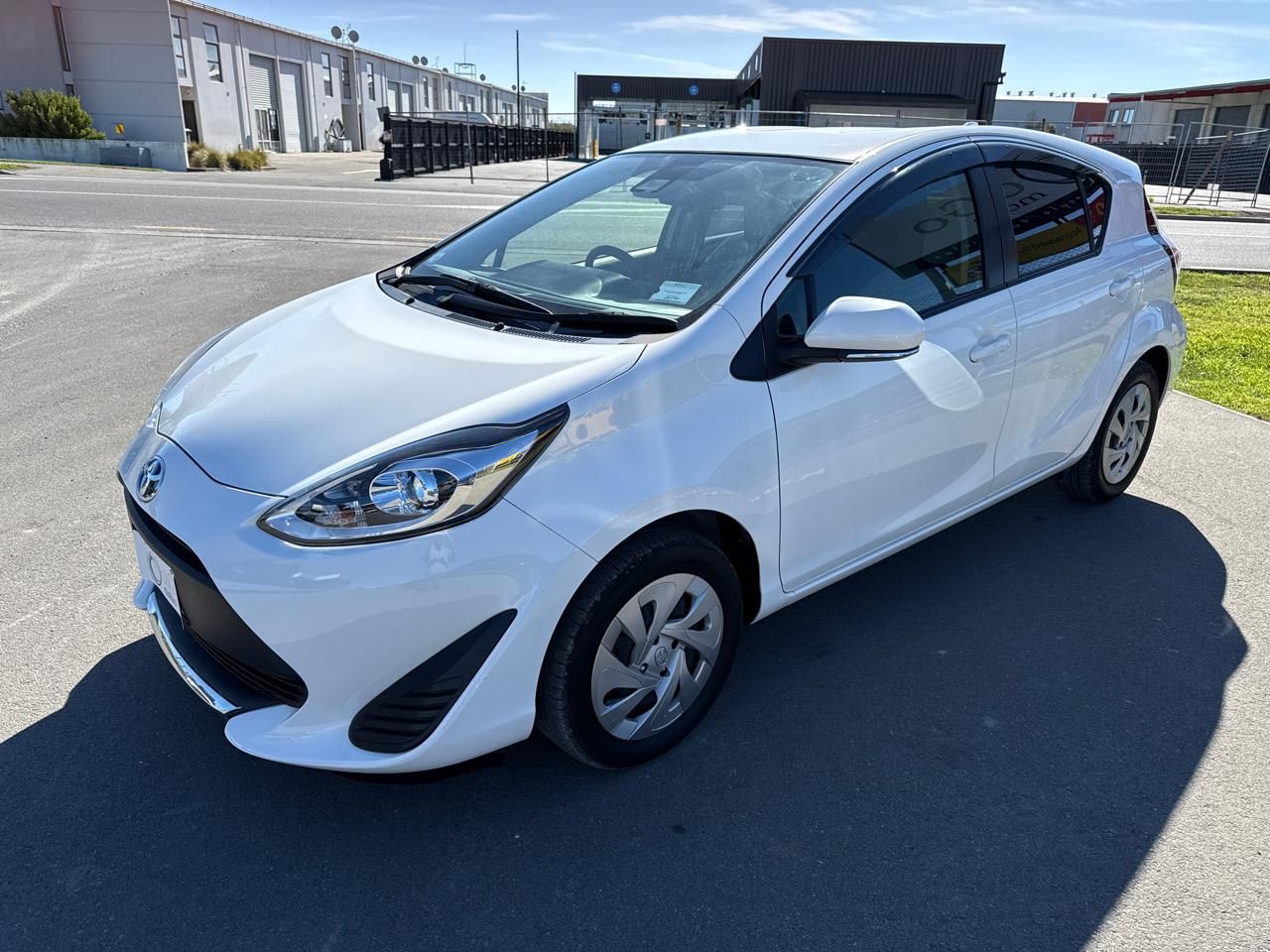 Vehicle image 4
