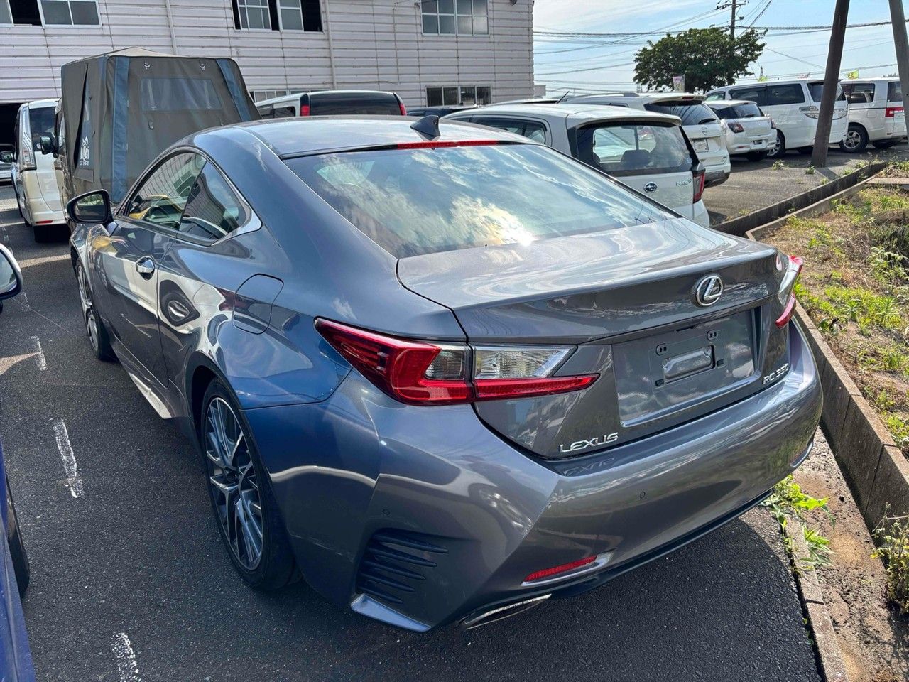 Vehicle image 3