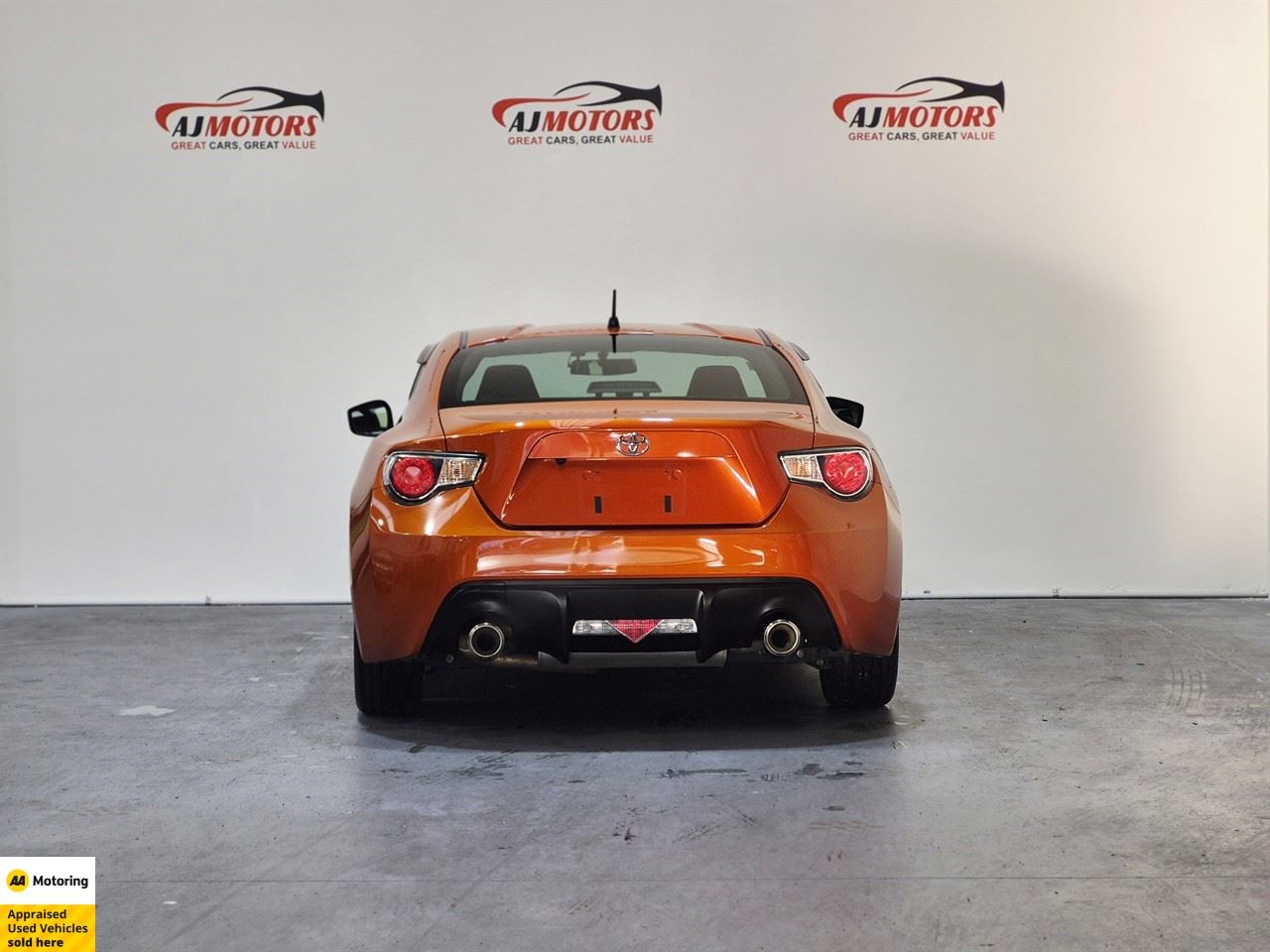 Vehicle image 5