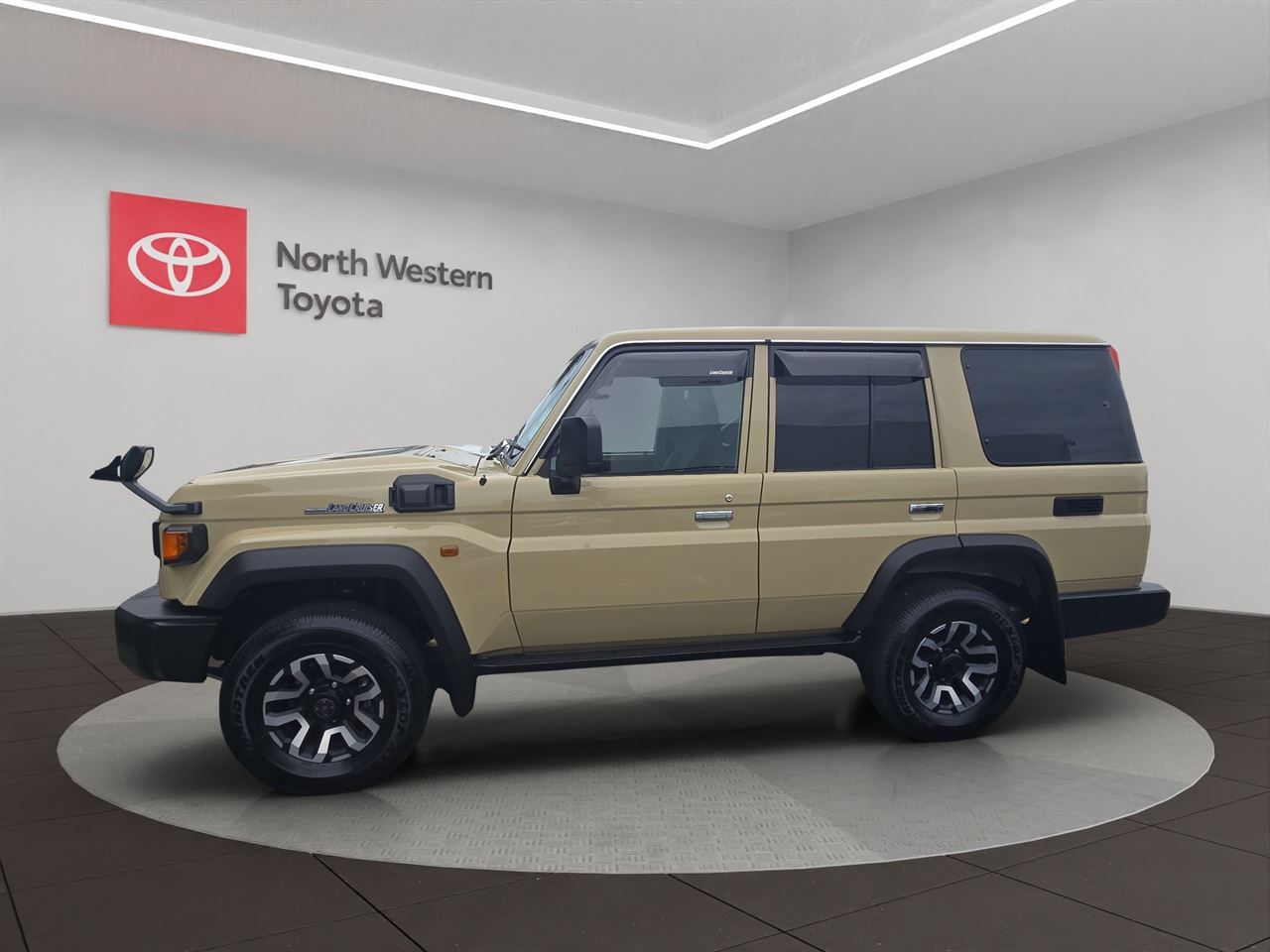 Vehicle image 4