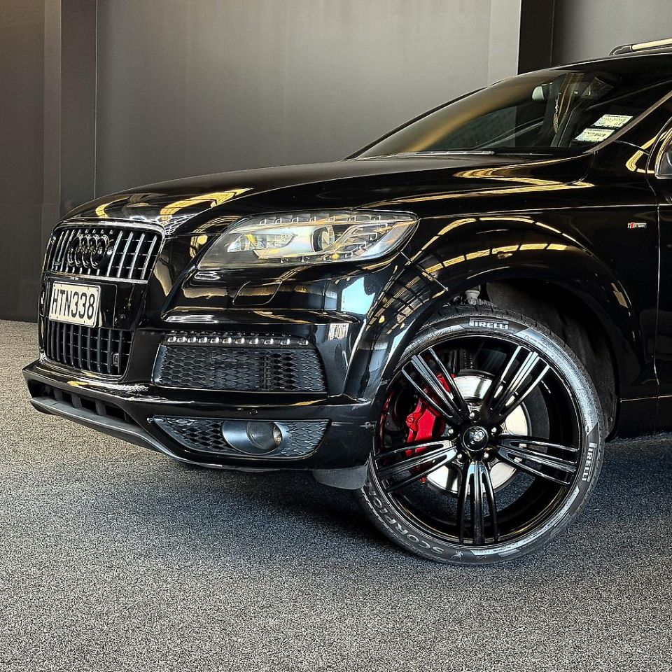 Vehicle image 5