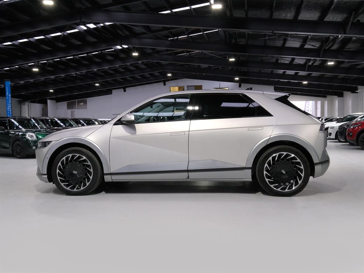 Vehicle image 5