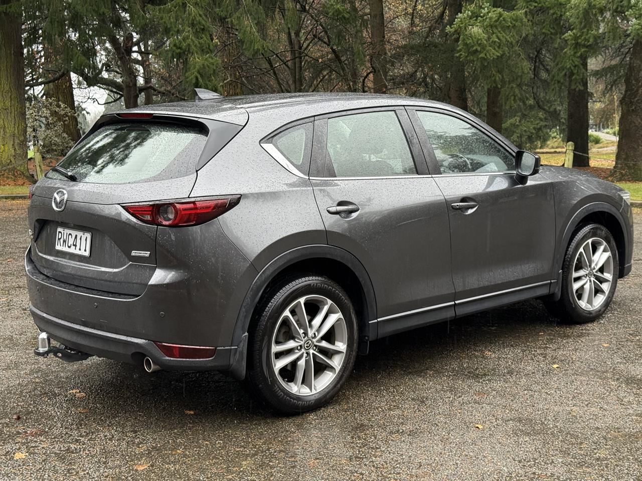 Vehicle image 5