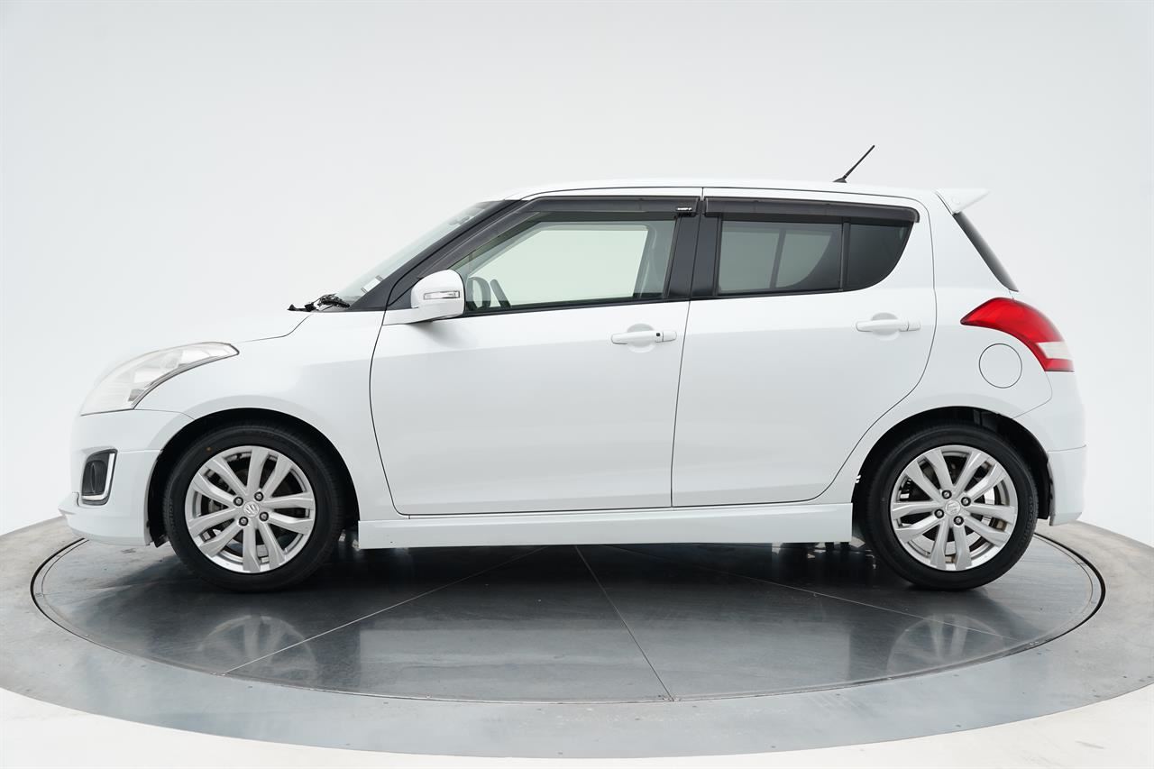 Vehicle image 4