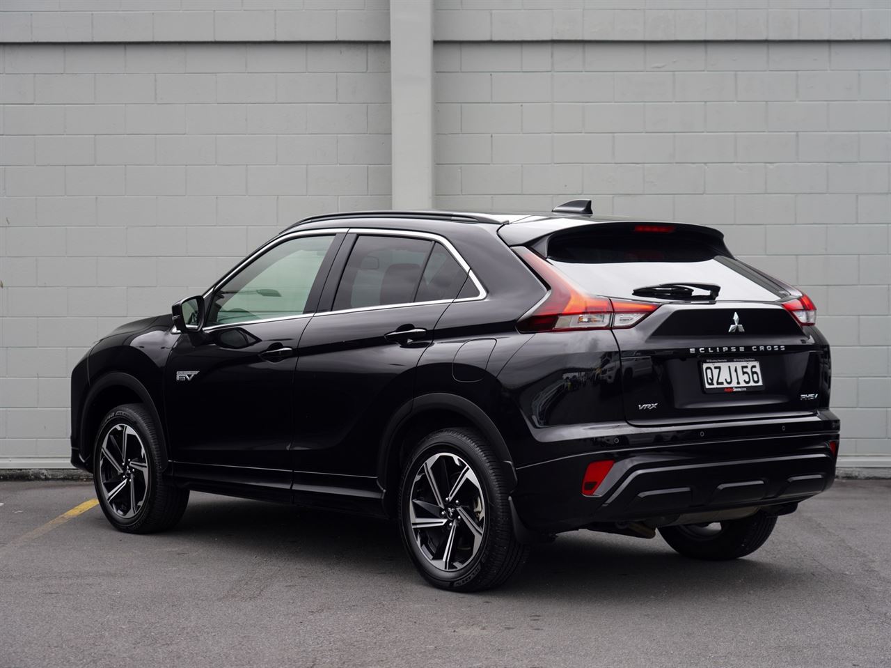 Vehicle image 4