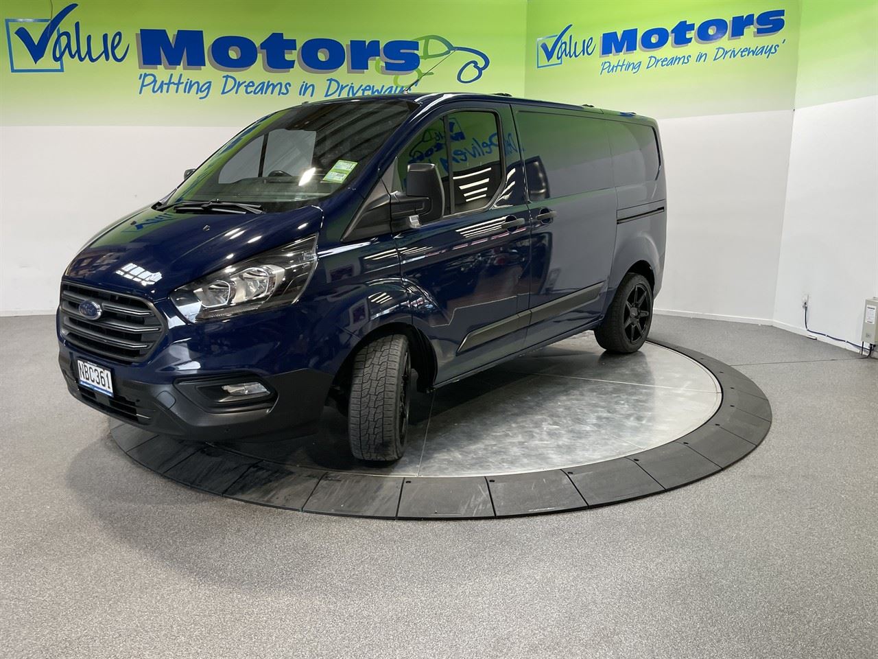 Vehicle image 3